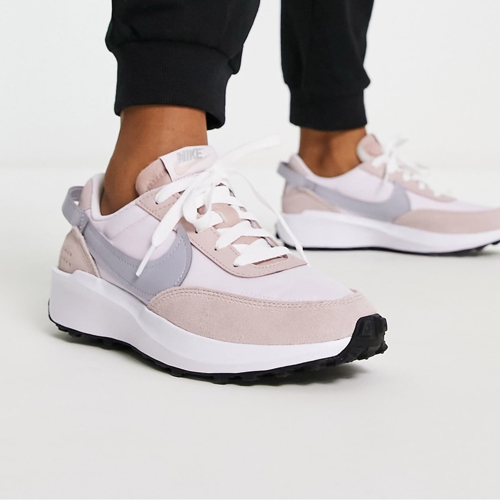 Nike Waffle Debut sneakers in pink and gray - Picture 2 of 7